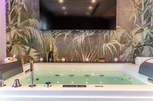 Photo of Bathroom in Adelfia