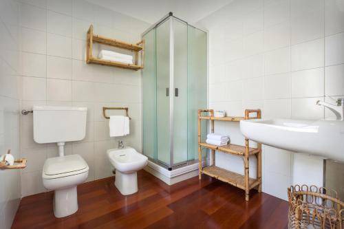 Photo of Bathroom in Peri