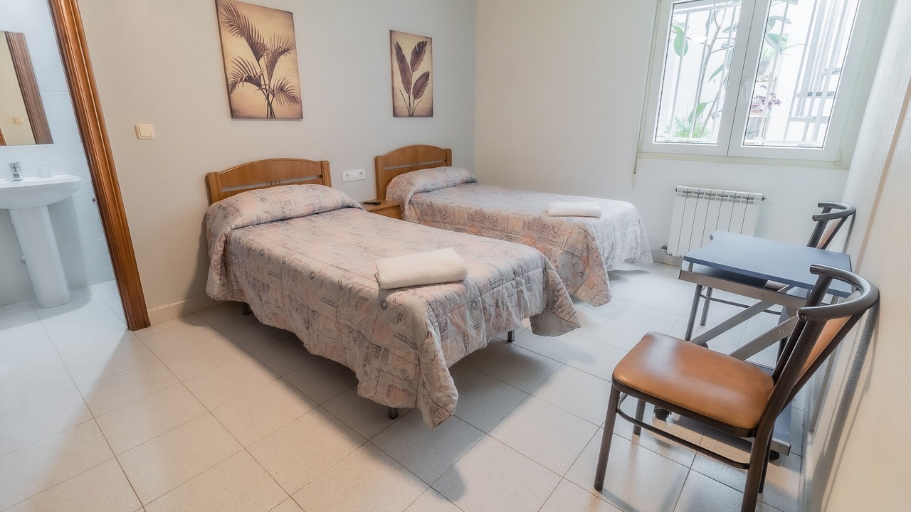 Photo of Bedroom in Villalonquejar