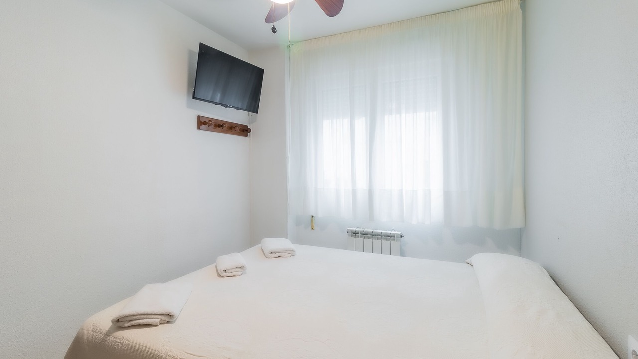 Photo of Bedroom in Villalonquejar