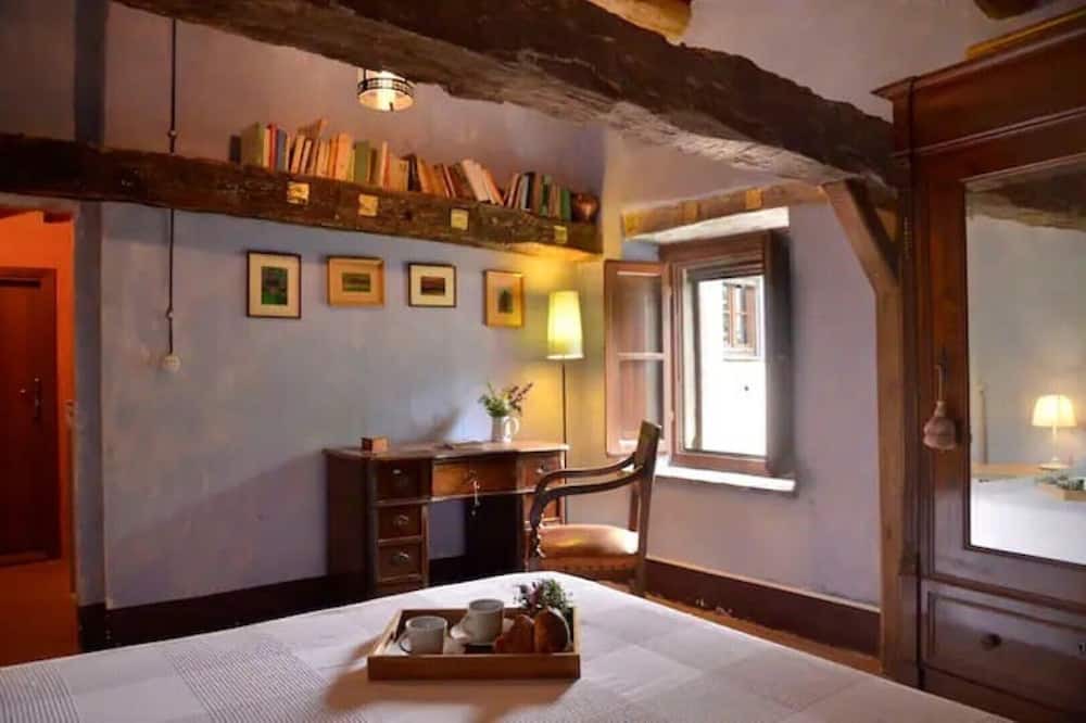 Photo of Bedroom in Montegabbione