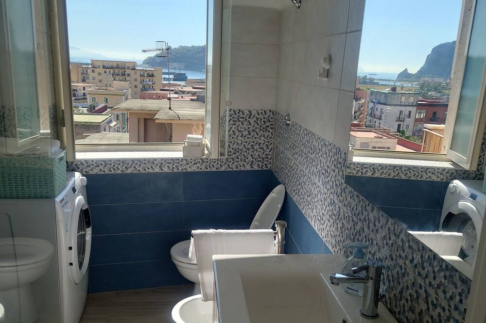 Photo of Bathroom in Bagnoli