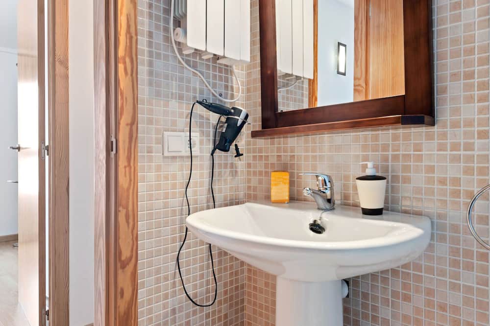 Photo of Bathroom in Gudar