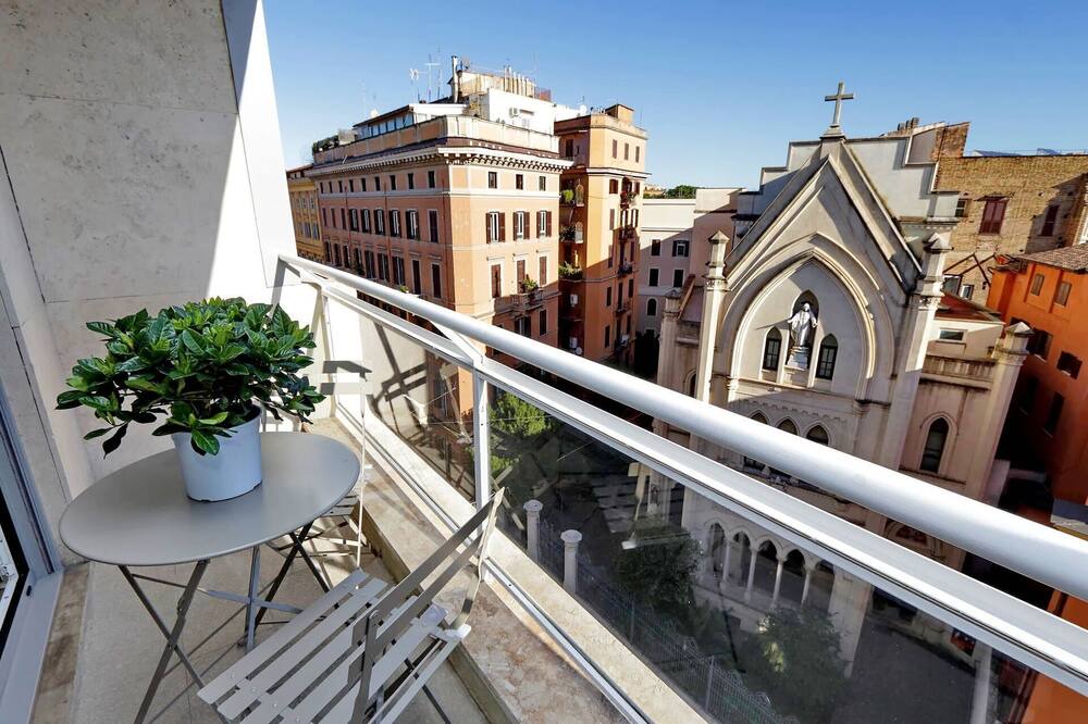 Photo of Patio Balcony in Rione XVIII Castro Pretorio