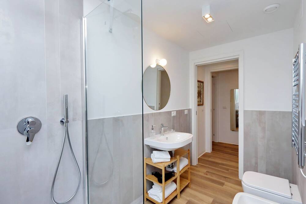 Photo of Bathroom in Rione XVIII Castro Pretorio