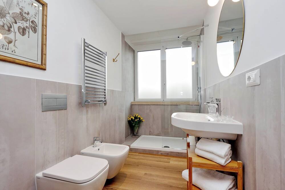 Photo of Bathroom in Rione XVIII Castro Pretorio