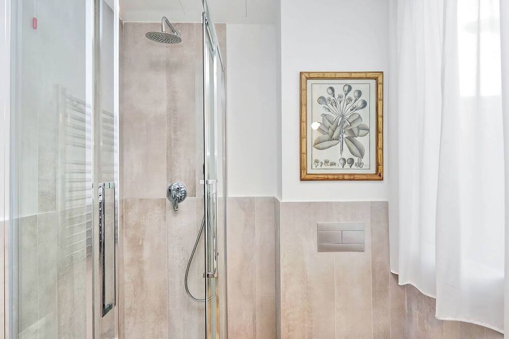 Photo of Bathroom in Rione XVIII Castro Pretorio