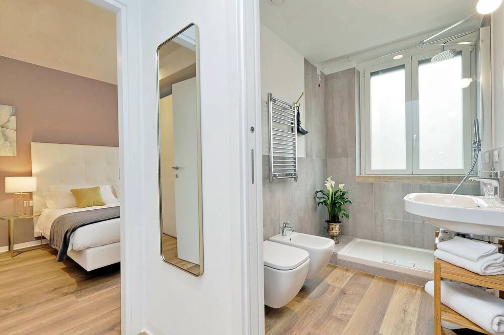 Photo of Bathroom in Rione XVIII Castro Pretorio