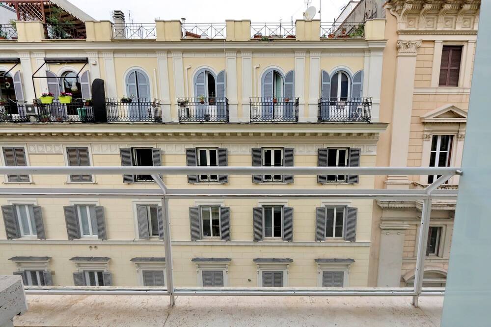 Photo of Patio Balcony in Rione XVIII Castro Pretorio