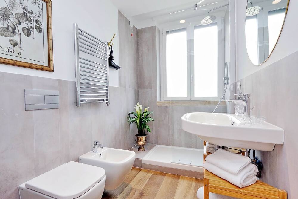 Photo of Bathroom in Rione XVIII Castro Pretorio