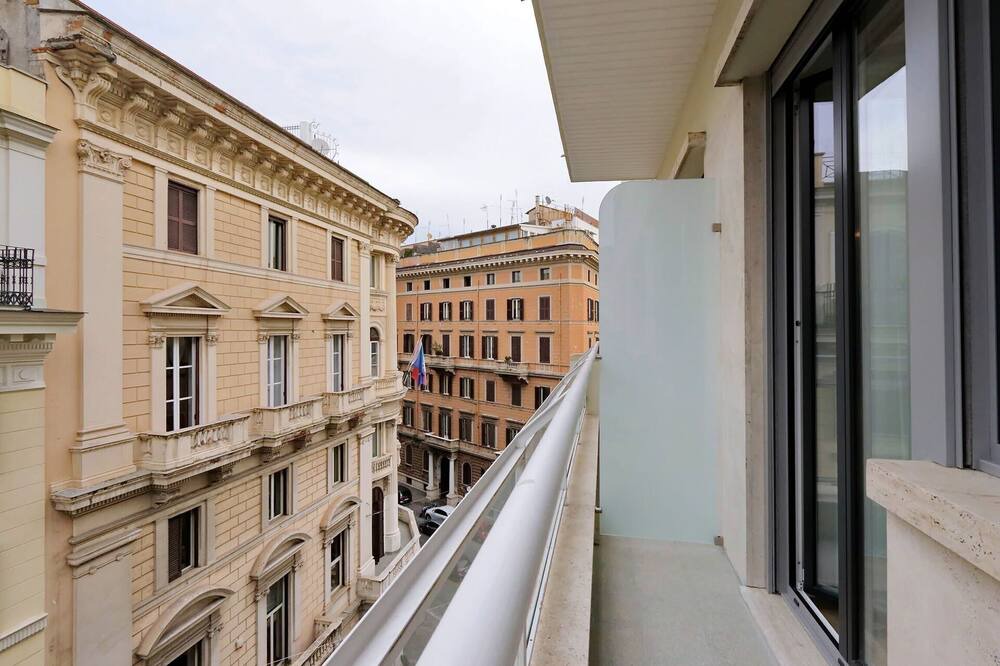 Photo of Patio Balcony in Rione XVIII Castro Pretorio