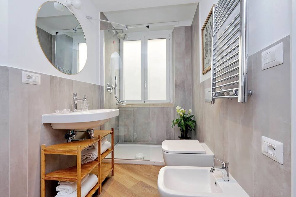 Photo of Bathroom in Rione XVIII Castro Pretorio