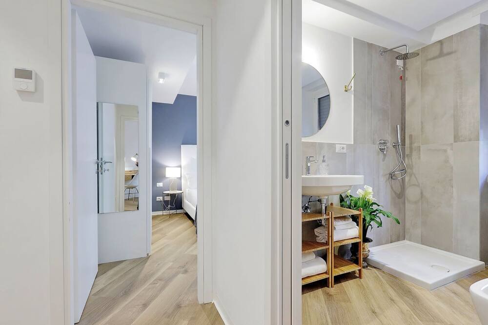 Photo of Bathroom in Rione XVIII Castro Pretorio