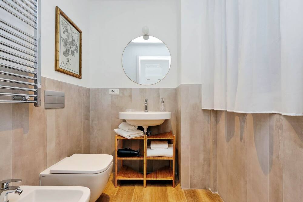 Photo of Bathroom in Rione XVIII Castro Pretorio