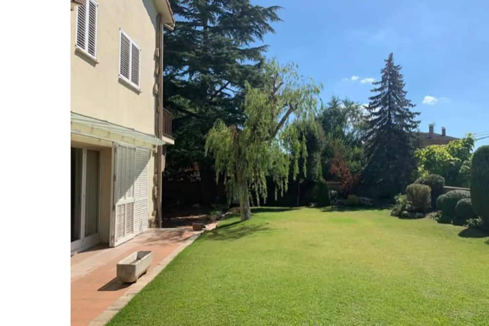 Photo of Outdoor in Tora