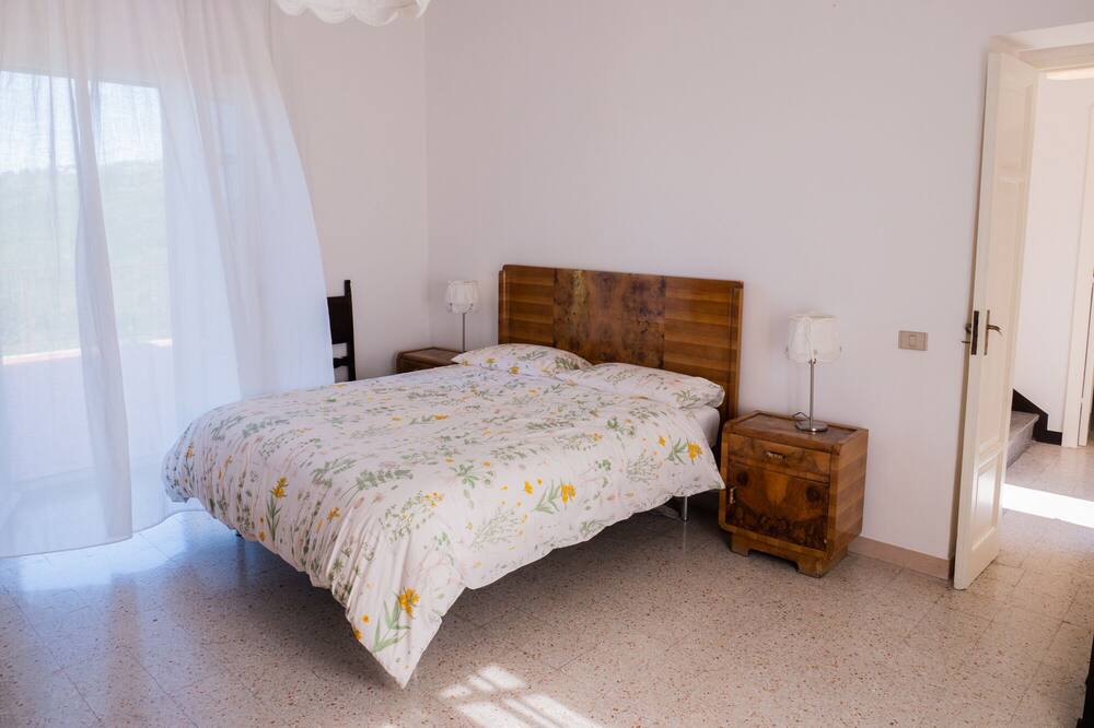 Photo of Bedroom in Serramonacesca