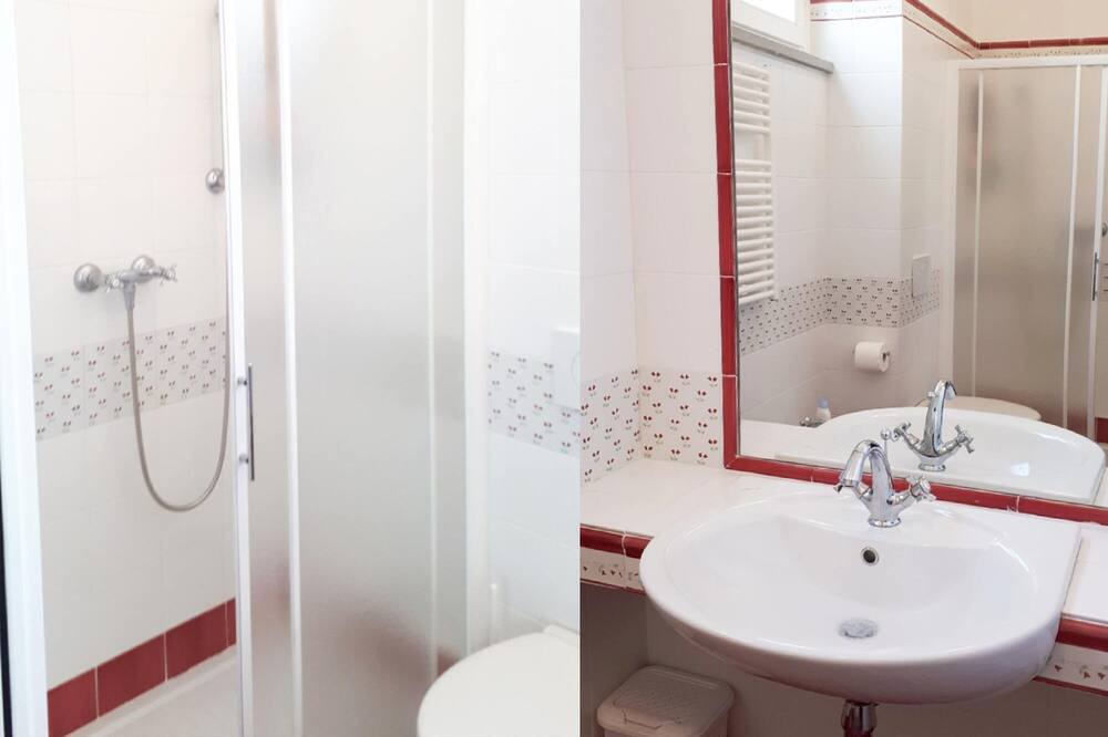 Photo of Bathroom in Serramonacesca