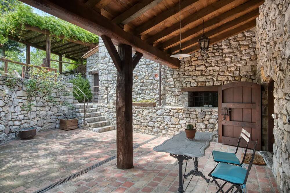 Photo of Patio Balcony in Montagut