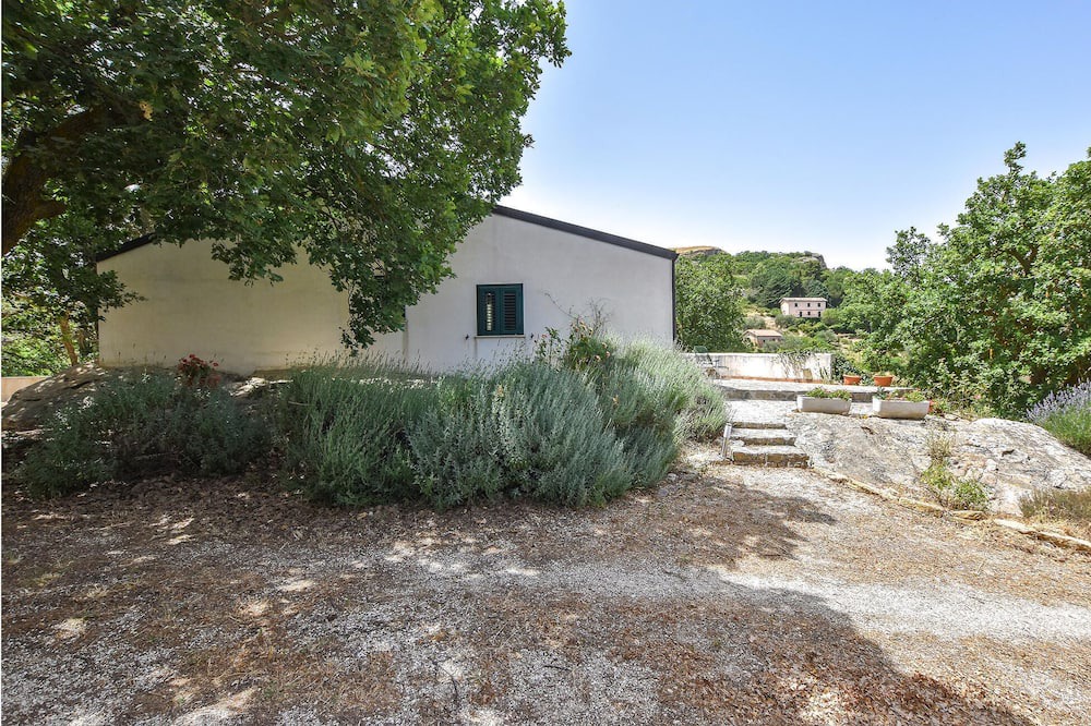 Photo of Outdoor in Corleone