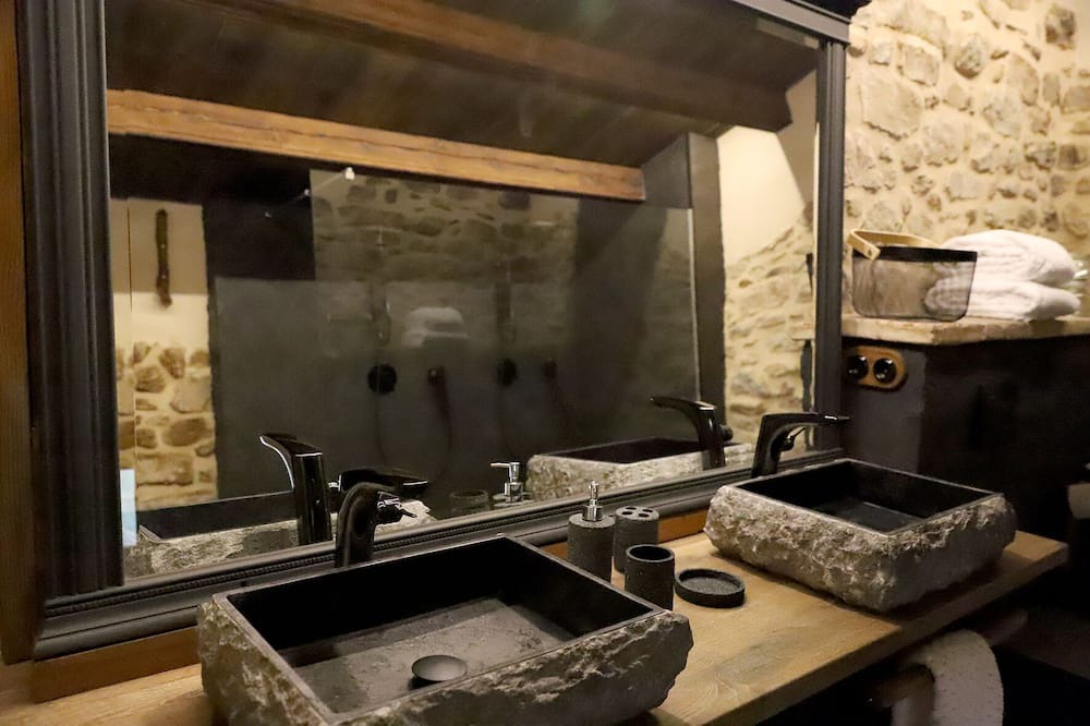 Photo of Bathroom in Olius