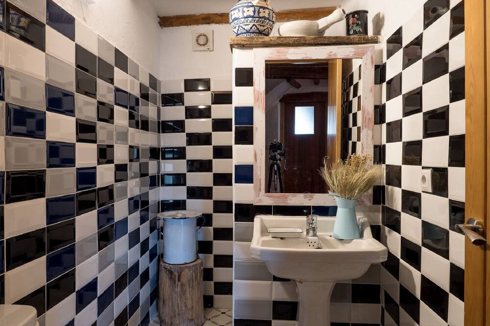 Photo of Bathroom in Benabarre