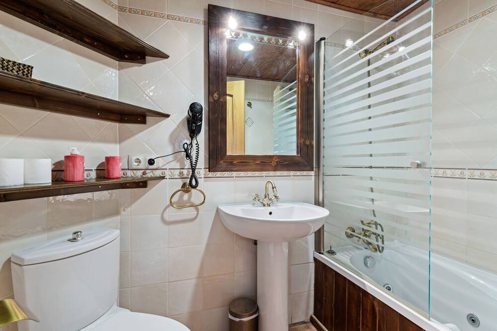 Photo of Bathroom in Gudar