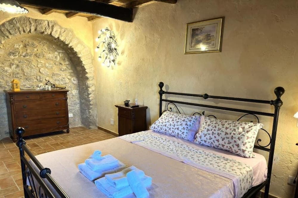 Photo of Bedroom in Artena