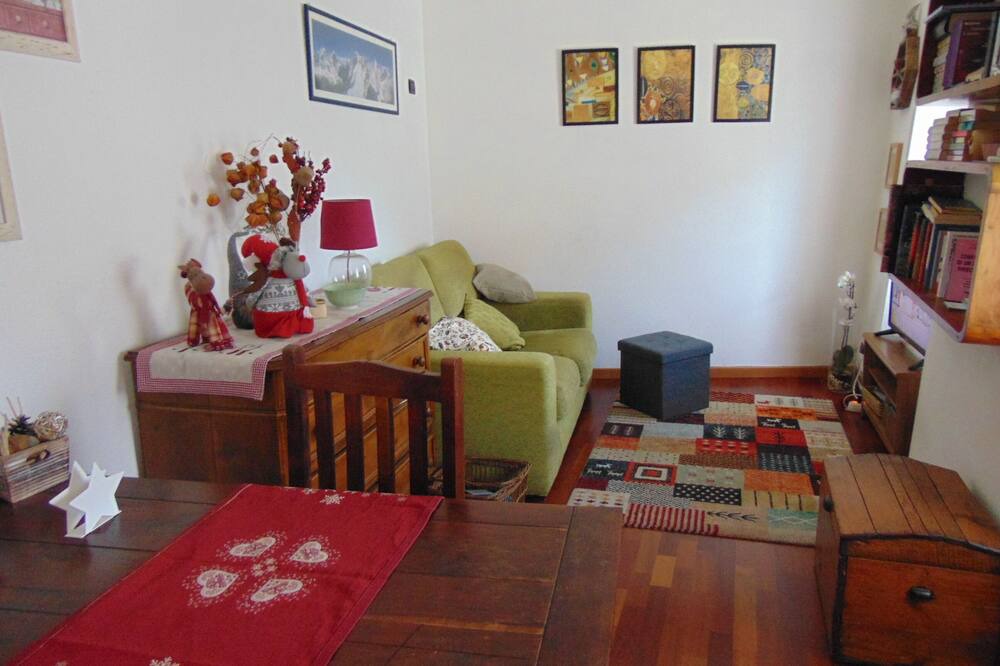 Photo of Livingroom in Issogne