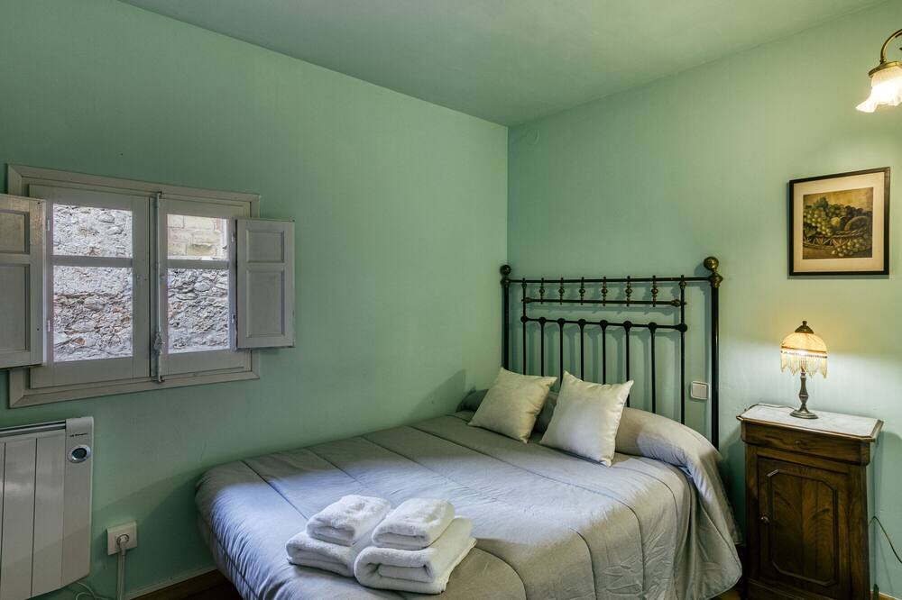 Photo of Bedroom in Boadella i les Escaules