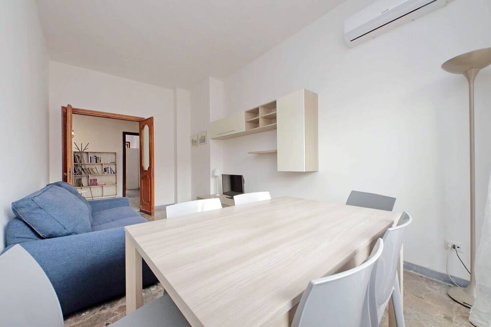 Photo of Livingroom in Tuscolano