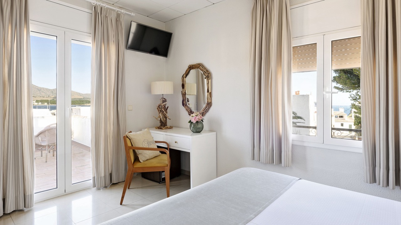 Photo of Bedroom in Llanca