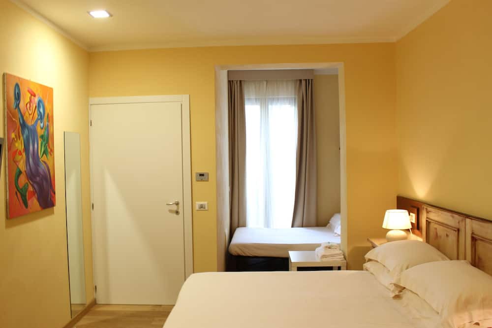 Photo of Bedroom in Santo Stefano di Magra