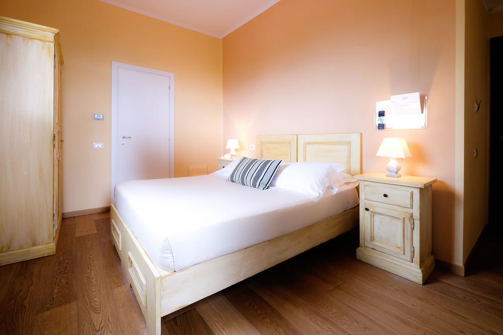 Photo of Bedroom in Santo Stefano di Magra