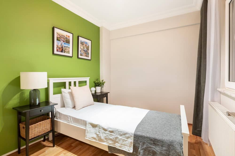 Photo of Bedroom in Osmanbey