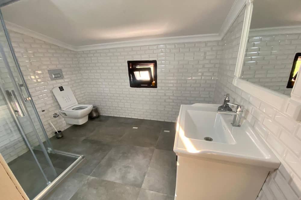Photo of Bathroom in Samanl