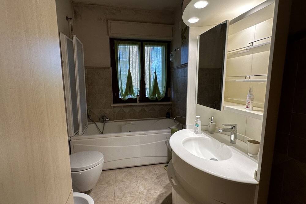 Photo of Bathroom in Fratta