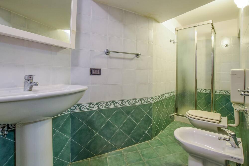 Photo of Bathroom in Aieta