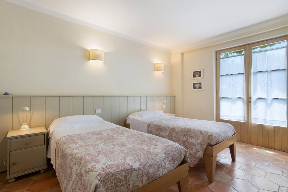 Photo of Bedroom in Castelnuovo Magra