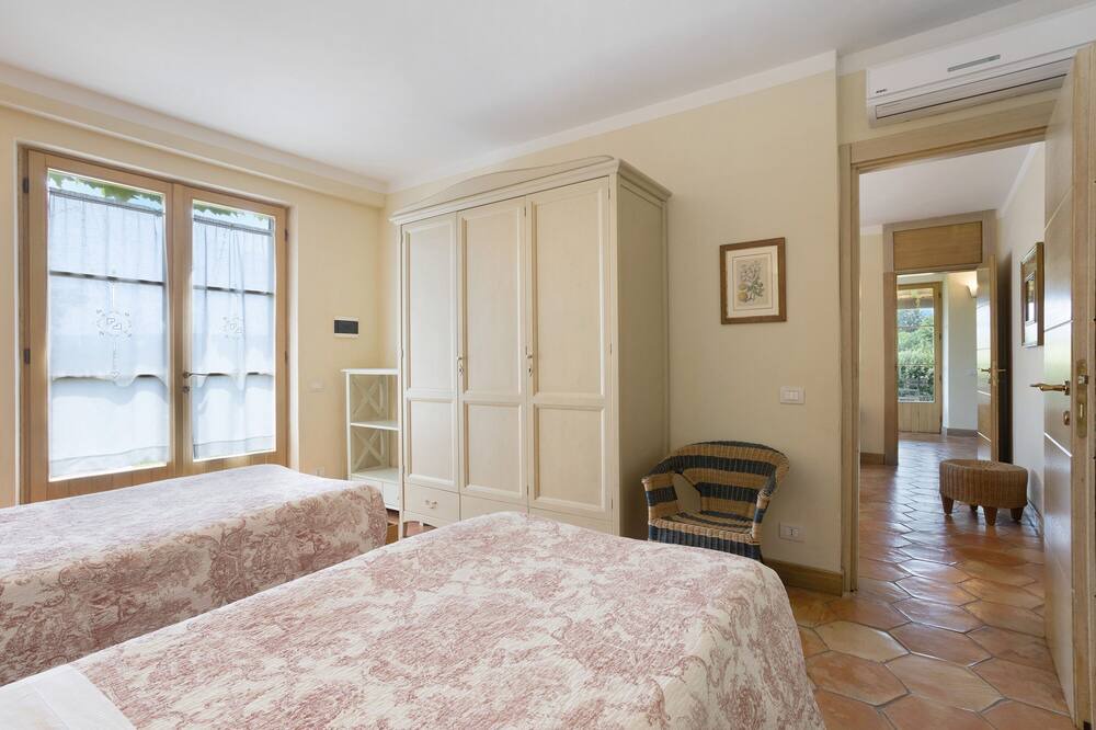 Photo of Bedroom in Castelnuovo Magra
