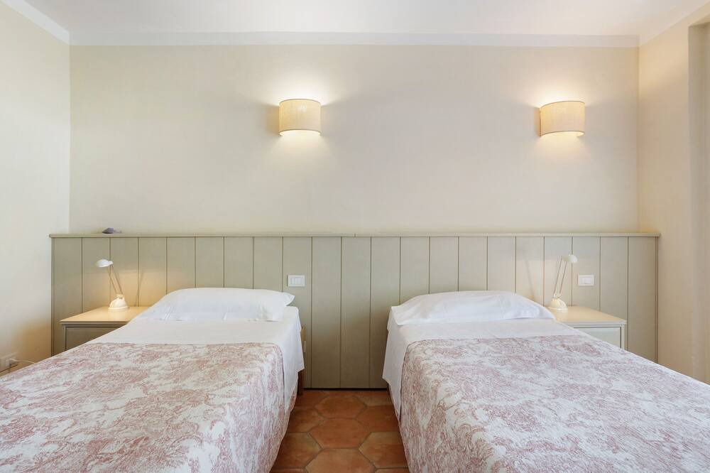 Photo of Bedroom in Castelnuovo Magra