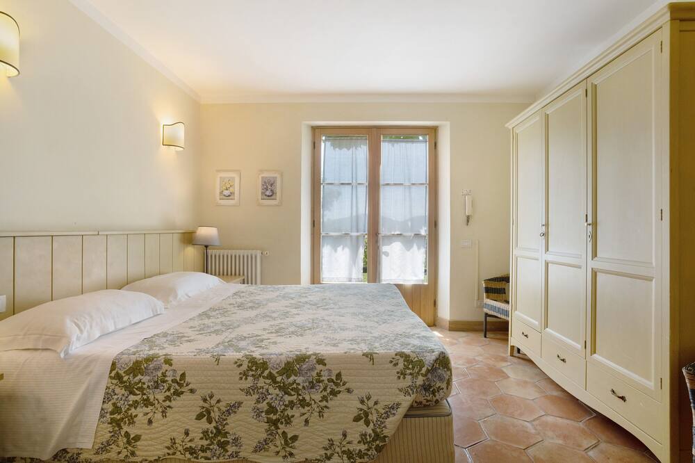 Photo of Bedroom in Castelnuovo Magra