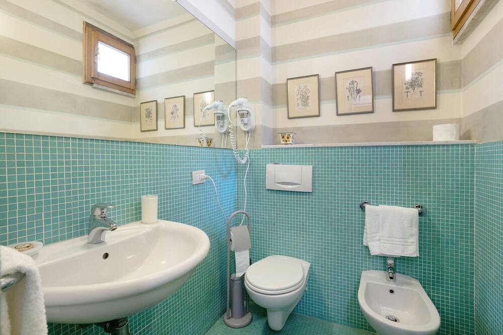 Photo of Bathroom in Castelnuovo Magra