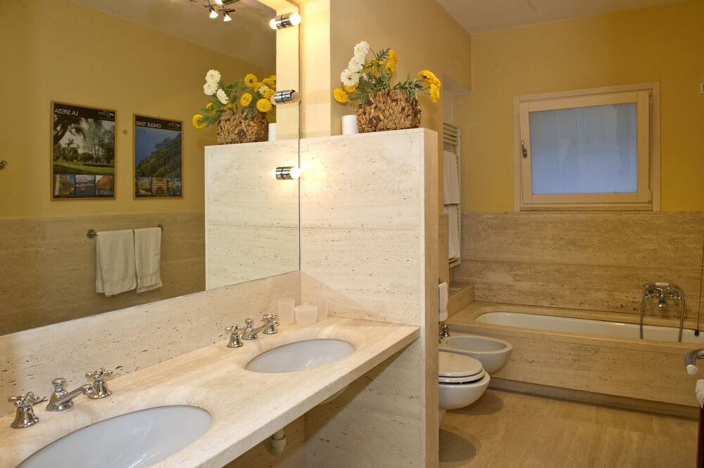 Photo of Bathroom in Castelnuovo Magra