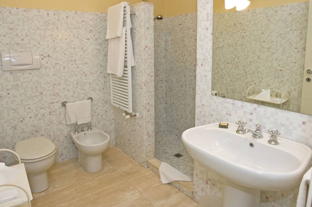 Photo of Bathroom in Castelnuovo Magra