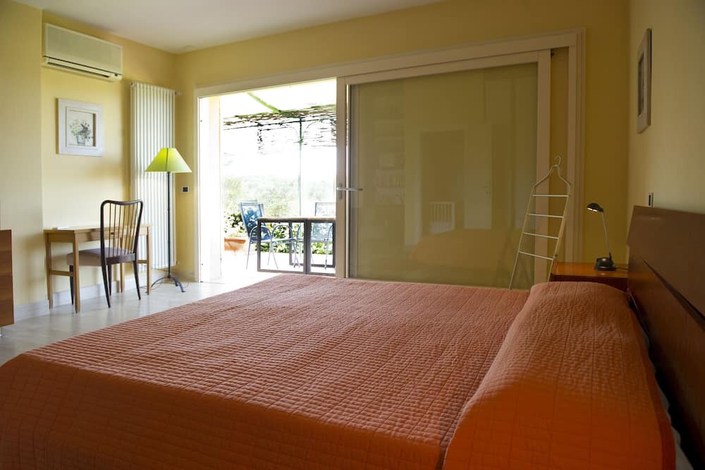 Photo of Bedroom in Castelnuovo Magra