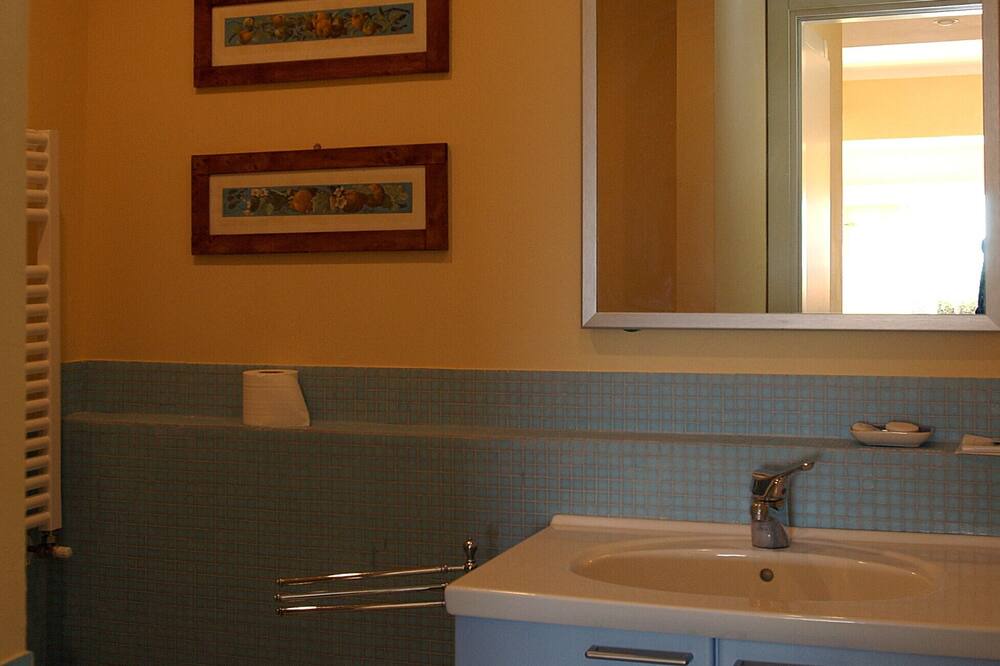 Photo of Bathroom in Castelnuovo Magra