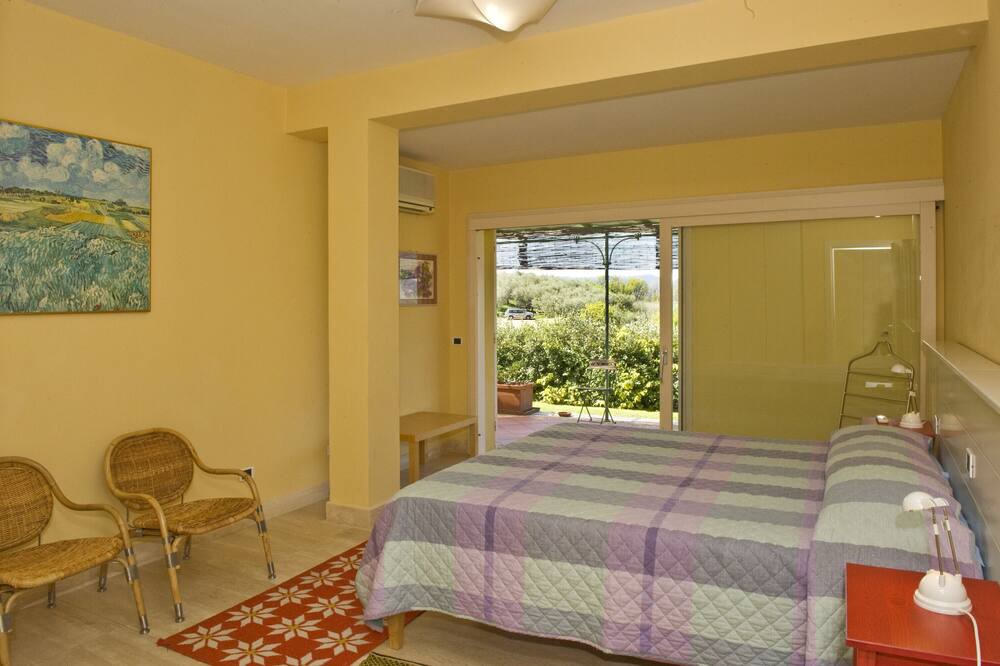 Photo of Bedroom in Castelnuovo Magra