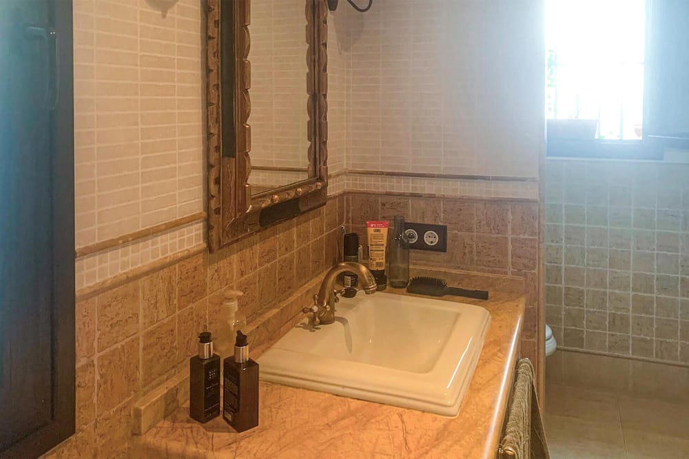 Photo of Bathroom in Almonte