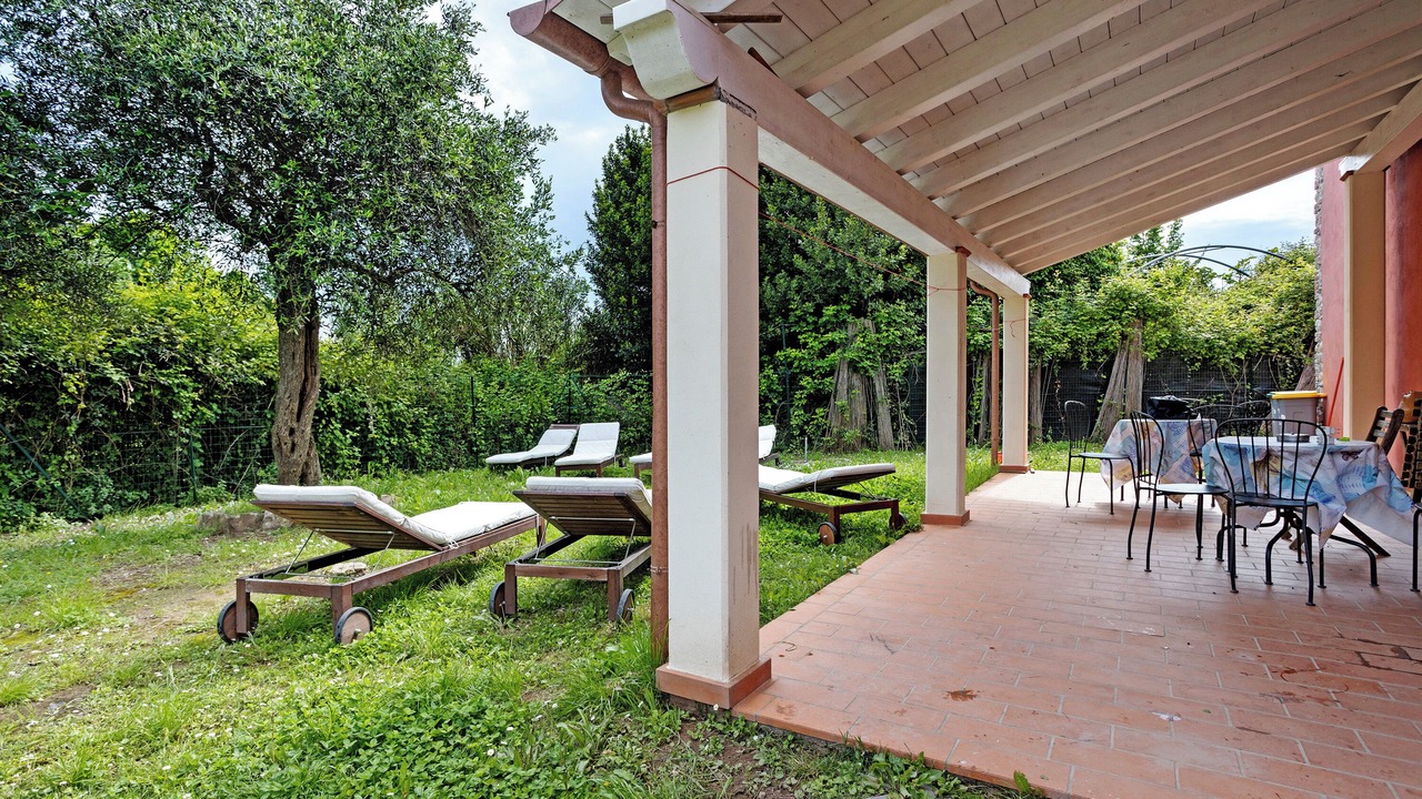Photo of Outdoor in Arcola