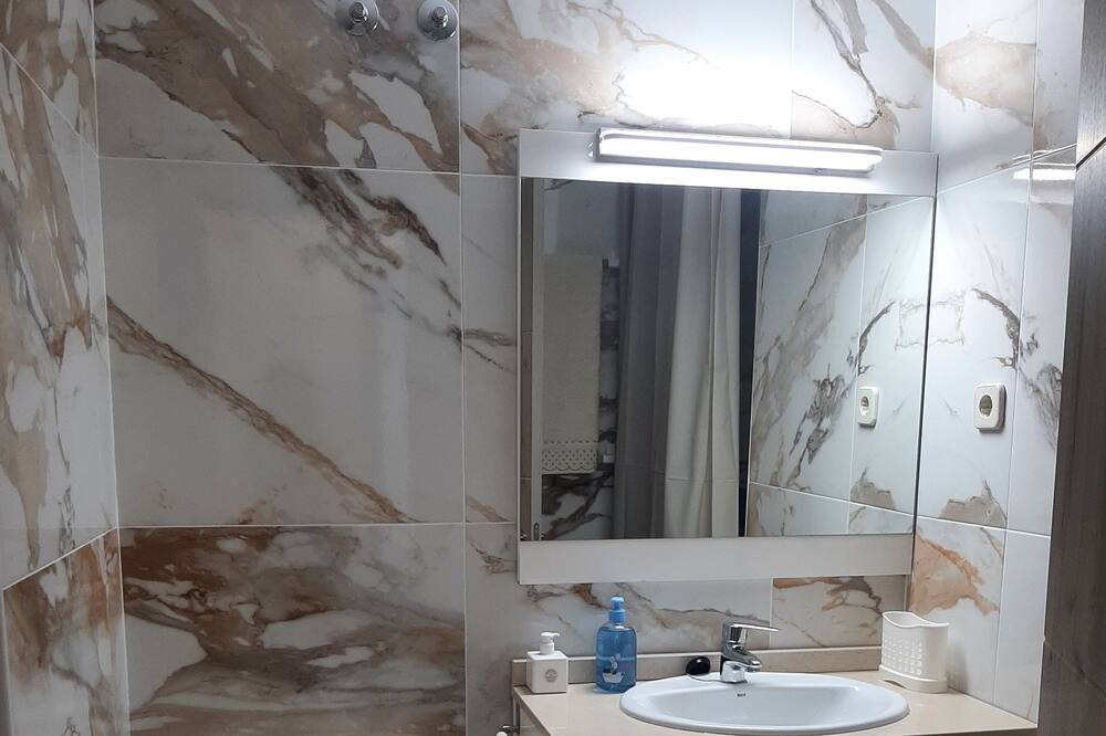 Photo of Bathroom in Pinto